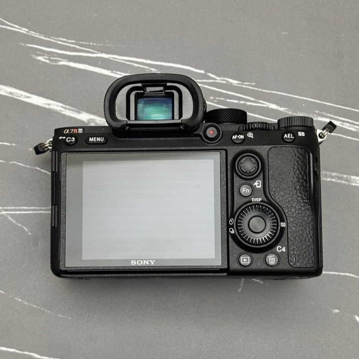 دوربین کارکرده سونی Sony A7 RIII Body