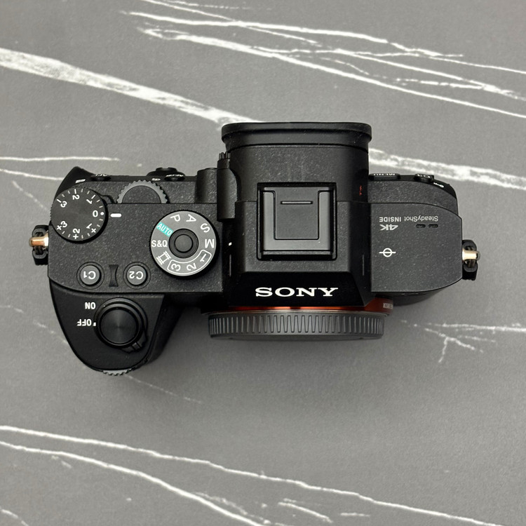 دوربین کارکرده سونی Sony A7 RIII Body