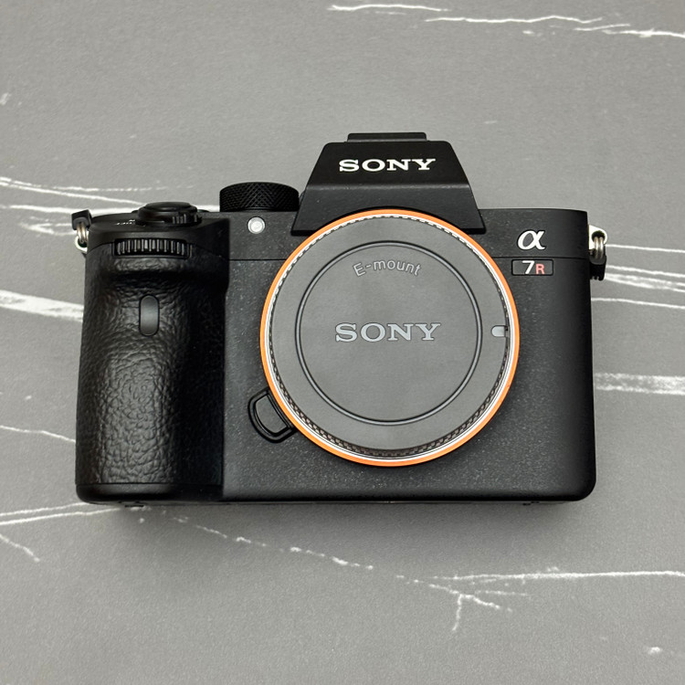 دوربین کارکرده سونی Sony A7 RIII Body