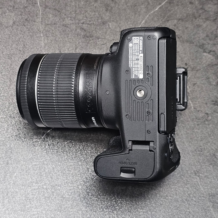 دوربین کارکرده Canon 800D Body Used
